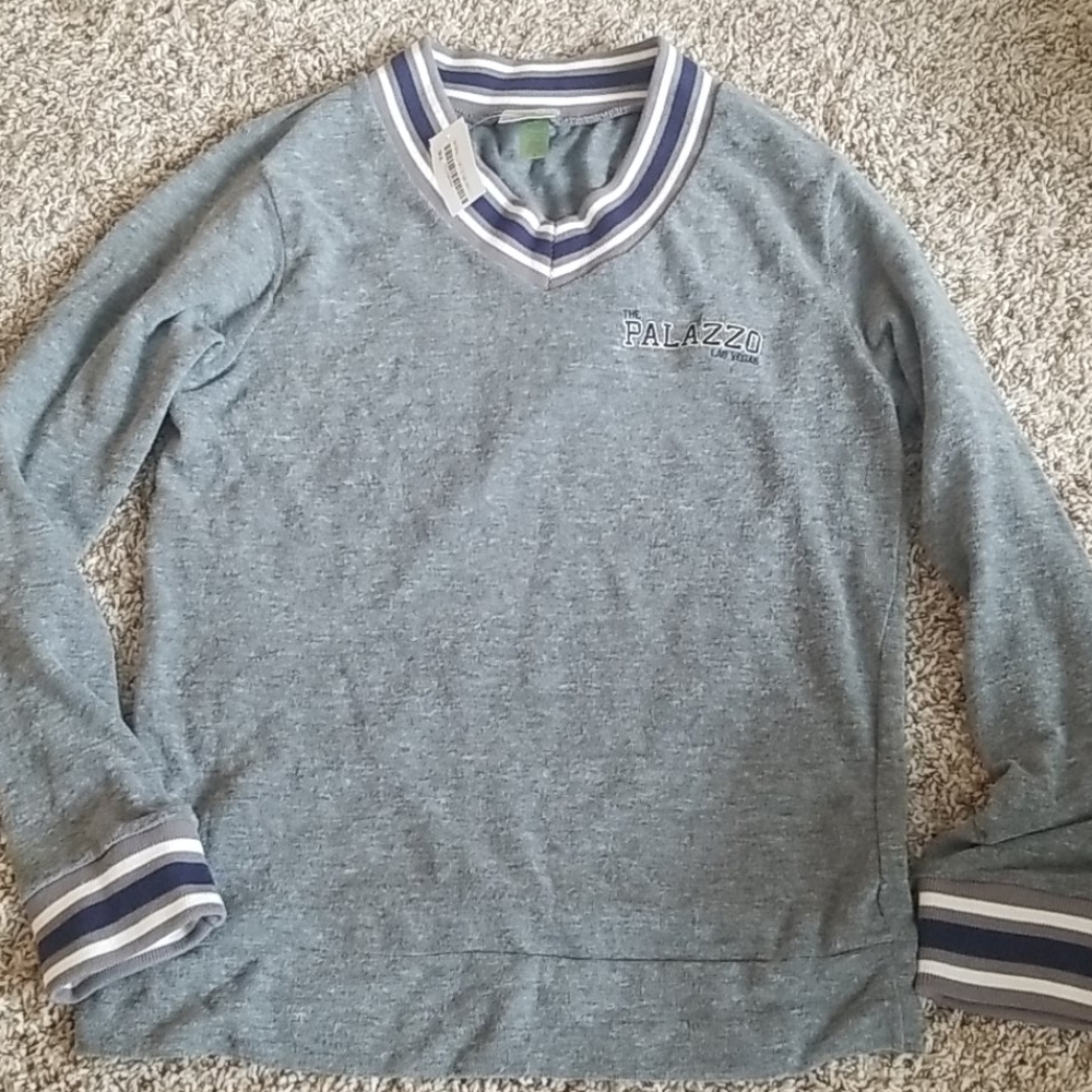 🌸 NWT Palazzo las vegas collegiate sweater